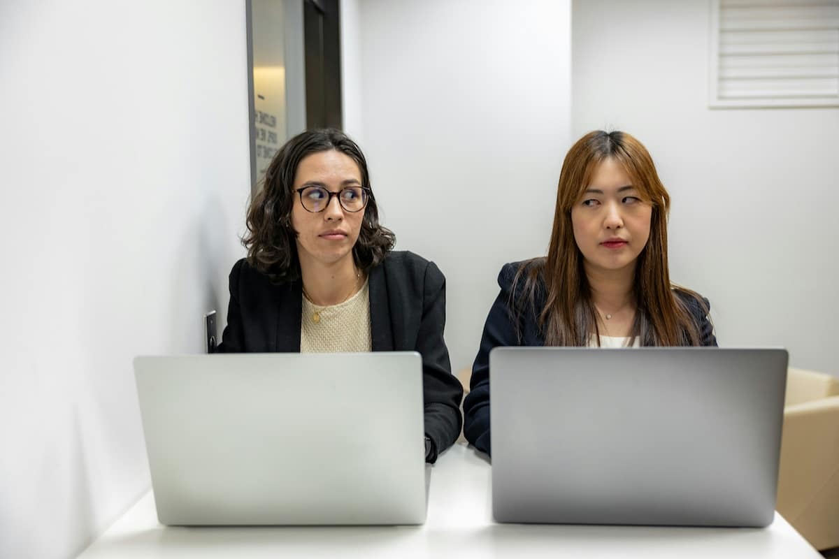 Comment les conflits au travail sabotent la productivité de l’entreprise