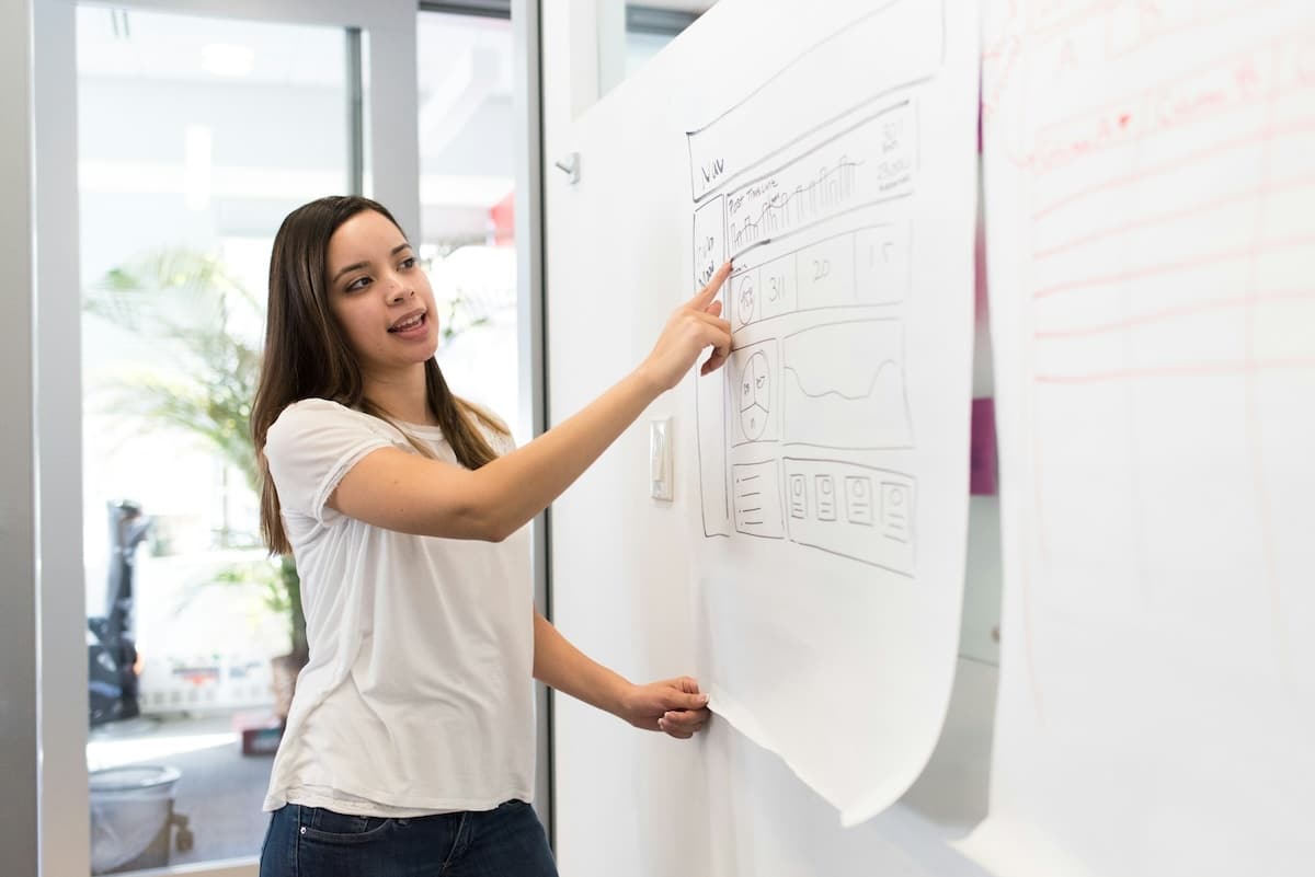 Faut-il vraiment augmenter les enseignants ?