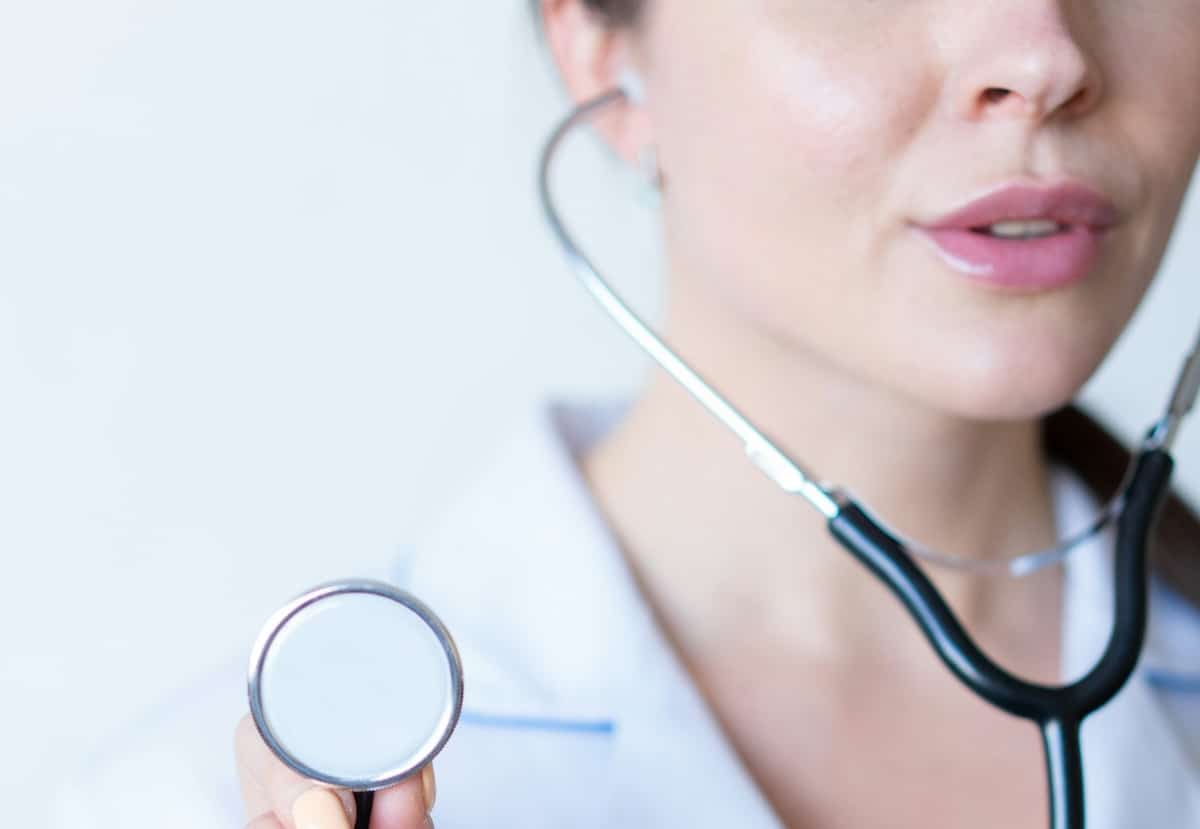 Rendez-vous chez un dermatologue : mission (presque) impossible