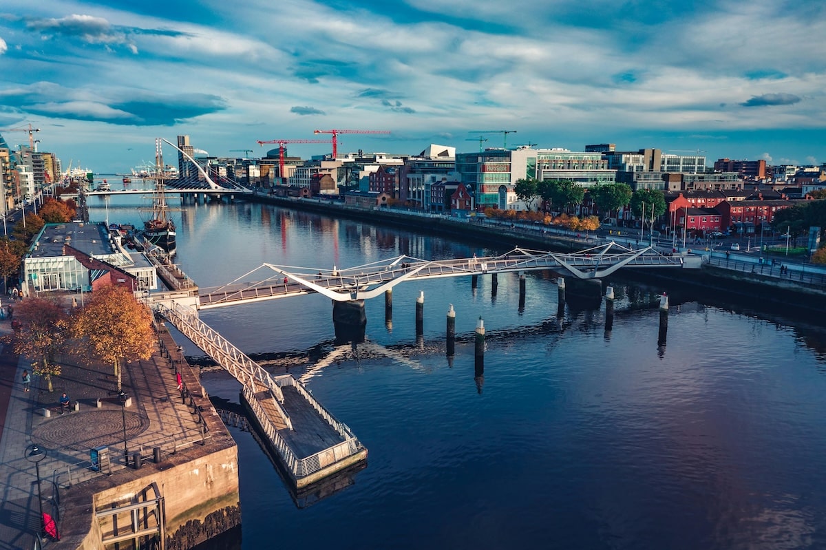 De Dublin à Paris : comment les fintechs irlandaises réinventent la finance en Europe