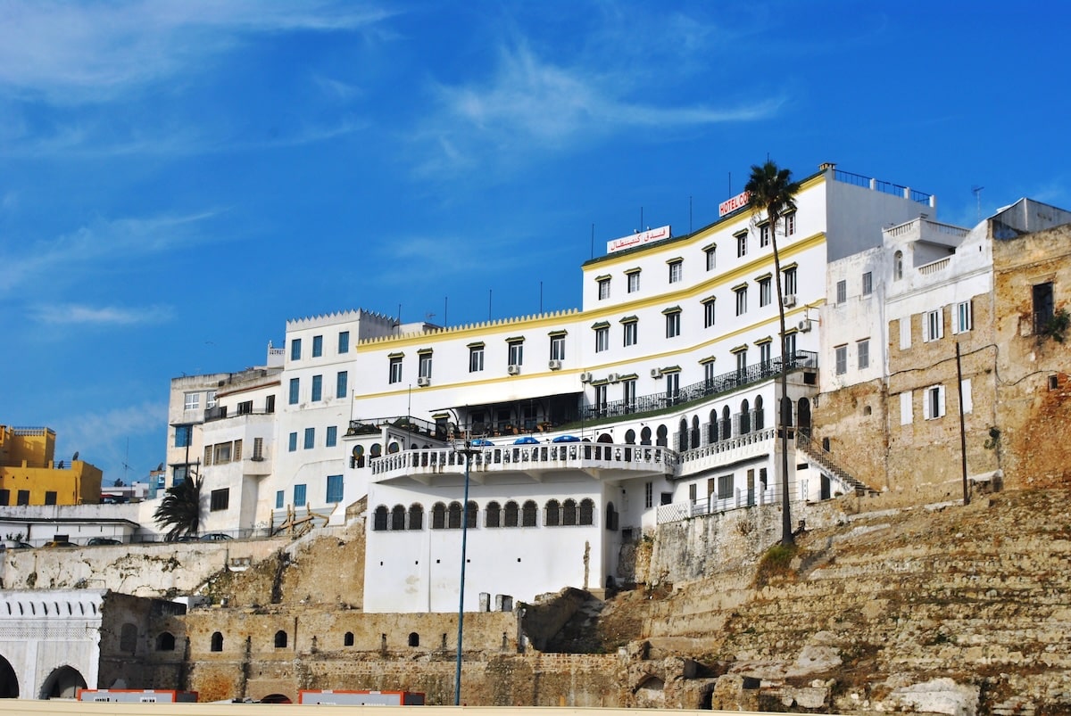 Le roi du Maroc investit dans le luxe