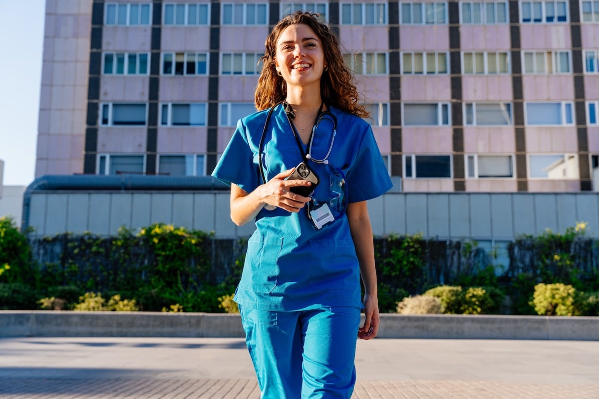 Combien gagne une infirmière ?