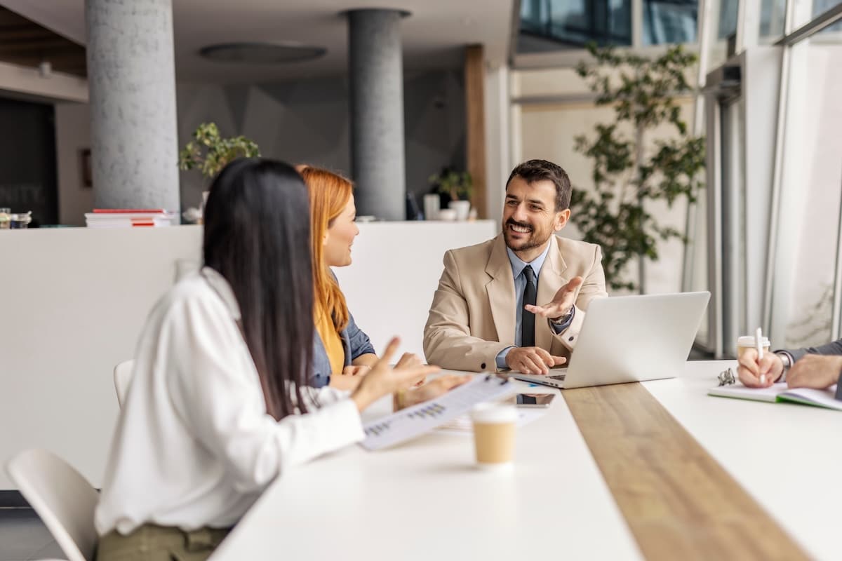 Statuts juridiques des entreprises : mode d’emploi et comparatif