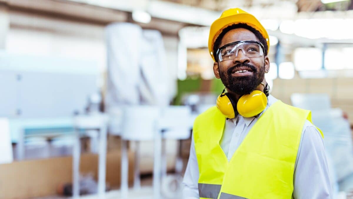 De l’uniforme à l’outil de travail : adaptez vos tenues à votre secteur