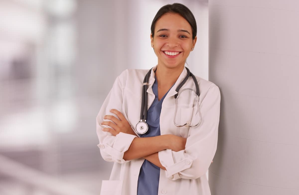 Combien gagne un docteur junior remplaçant ?