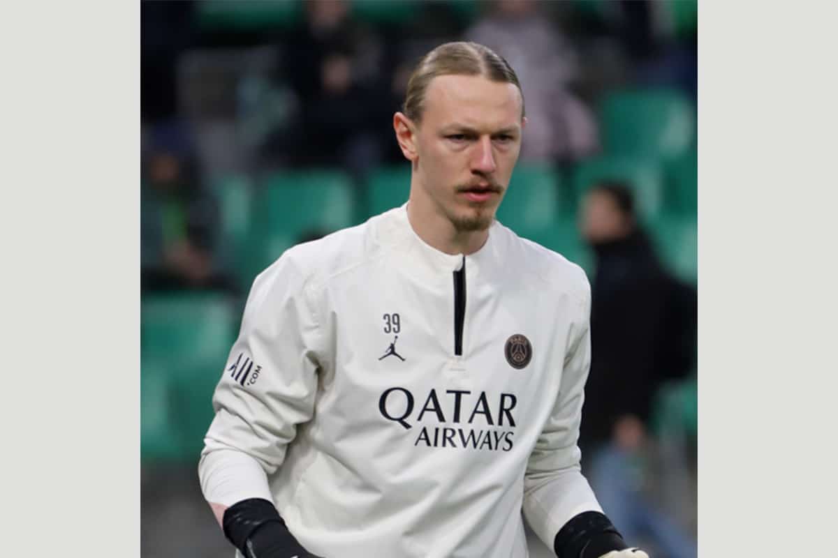 Combien gagne Safonov au PSG ?