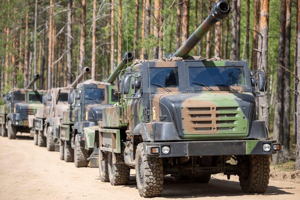 Défense : 449 milliards pour une armée française obsolète ?