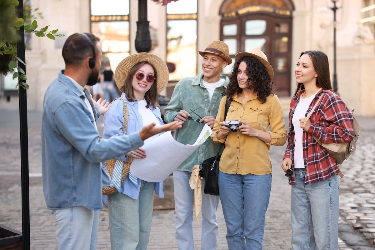 Voyager sans parler anglais : une tendance qui redessine les flux touristiques en Europe
