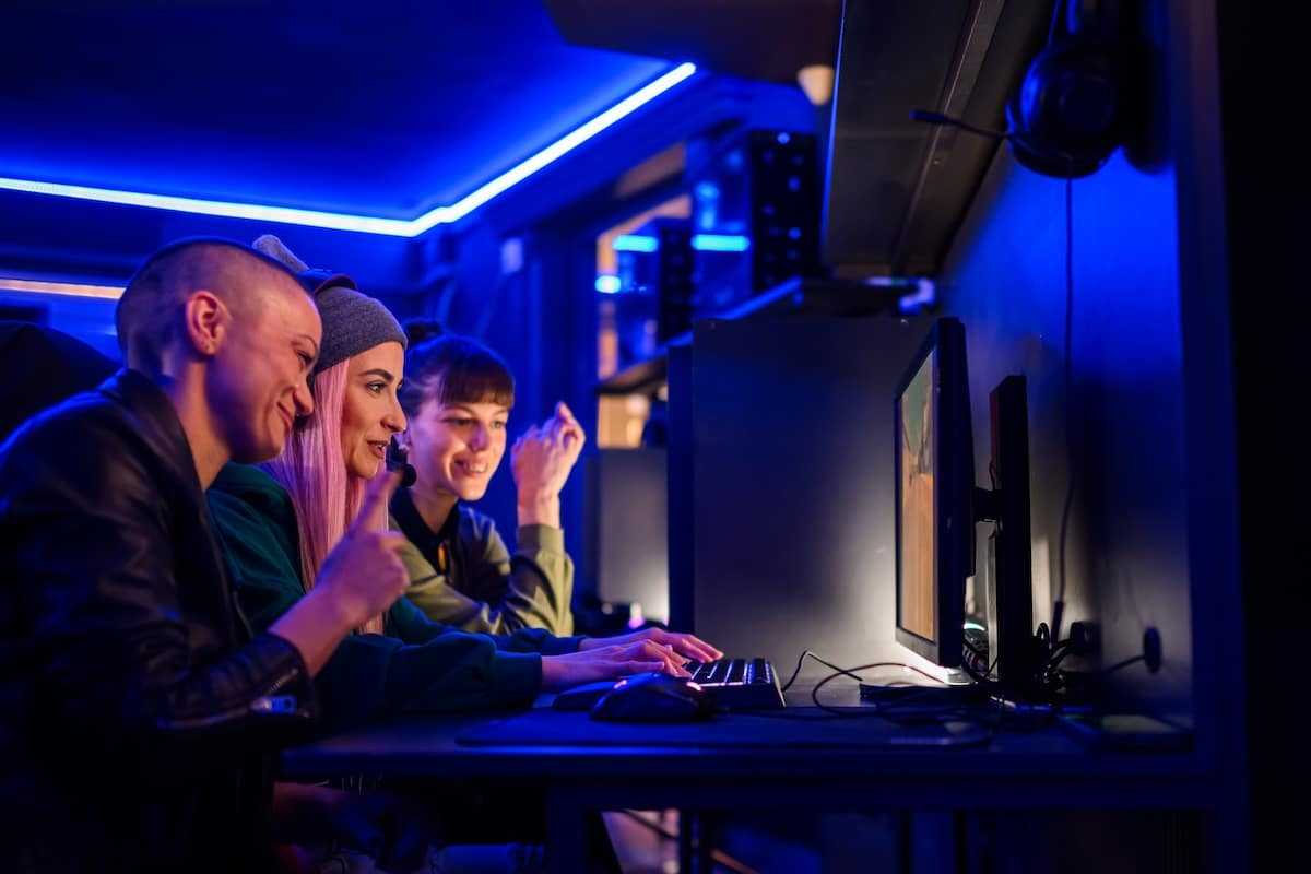 Comment les amitiés en ligne redéfinissent le plaisir du jeu multijoueur