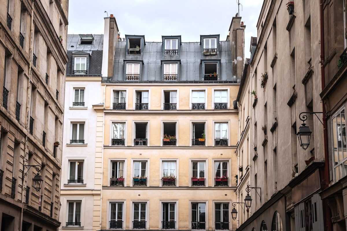 Canicule : Paris, ville sans volets et sans clim