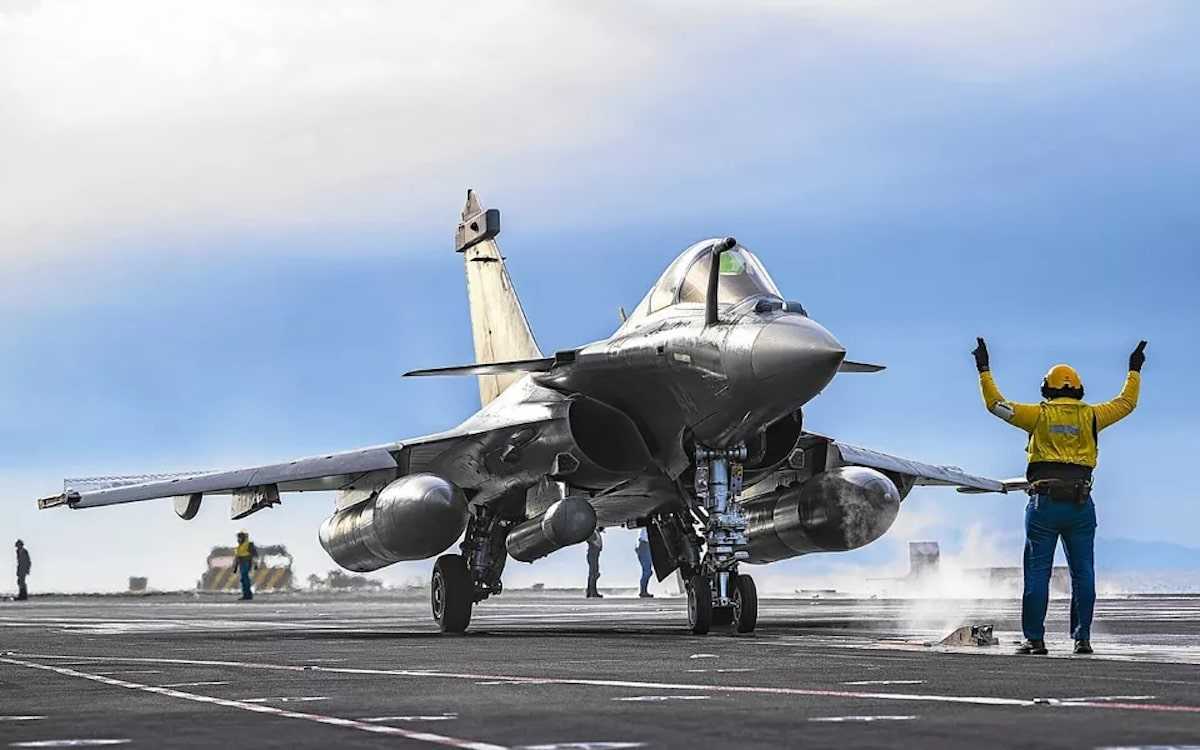 Porte-avions France Libre : Paris a choisi de dépendre des Américains