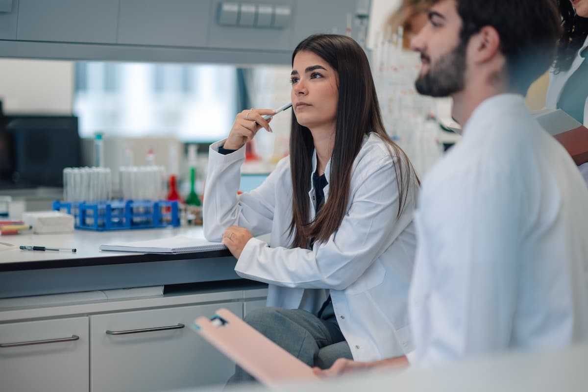 Études de médecine et de santé : durée, coût, sélection et débouchés